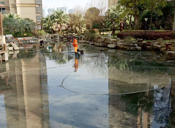 鹿城景观池淤泥清理