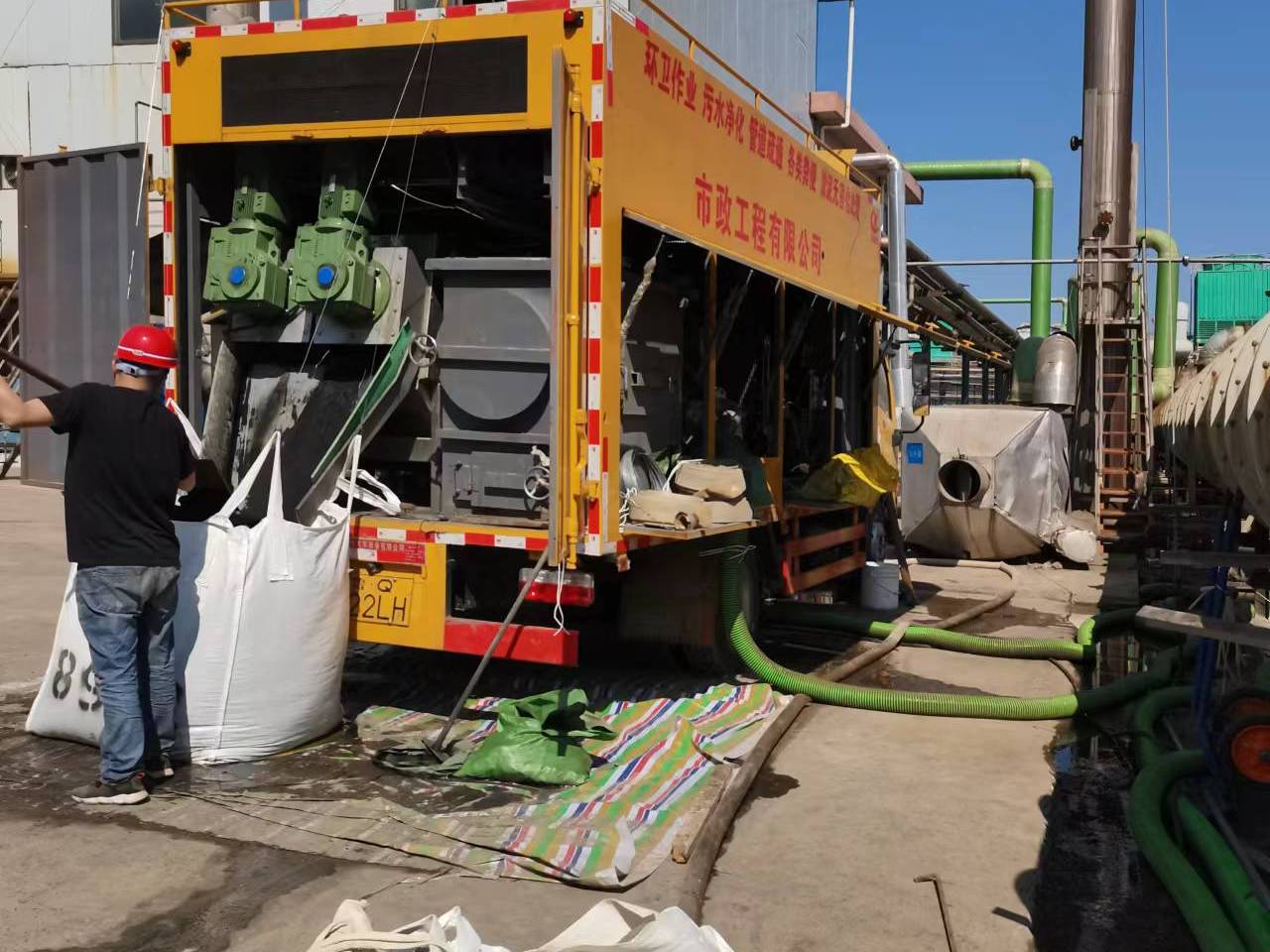 鹿城淤泥压干处理